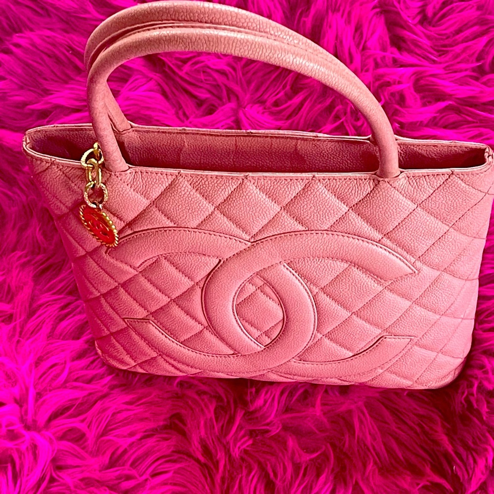 Vintage Chanel Bag. 100 Authentic. Gem